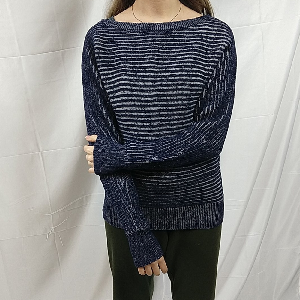 Knit sweatshirt